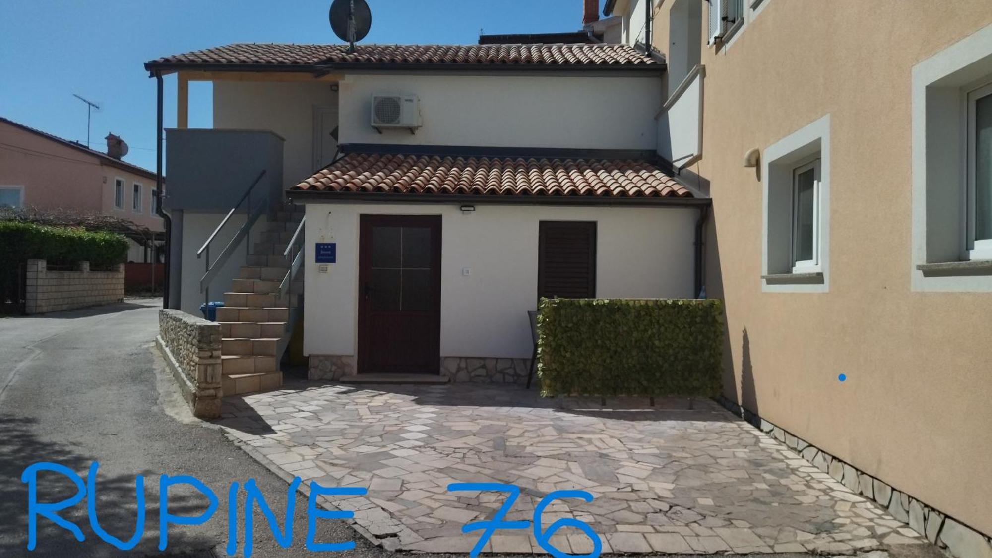 Apartment Uki Premantura Exterior foto